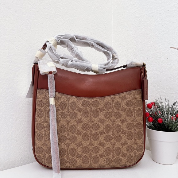 Coach Bags Coach Chaise Crossbody In Signature Canvas Poshmark